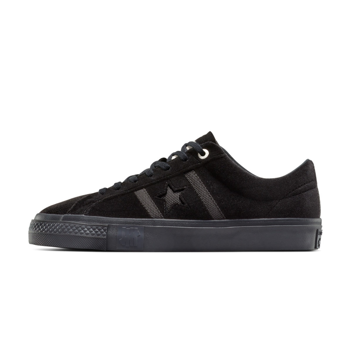 + UNDEFEATED One Star Academy Pro Low Top 'Black'