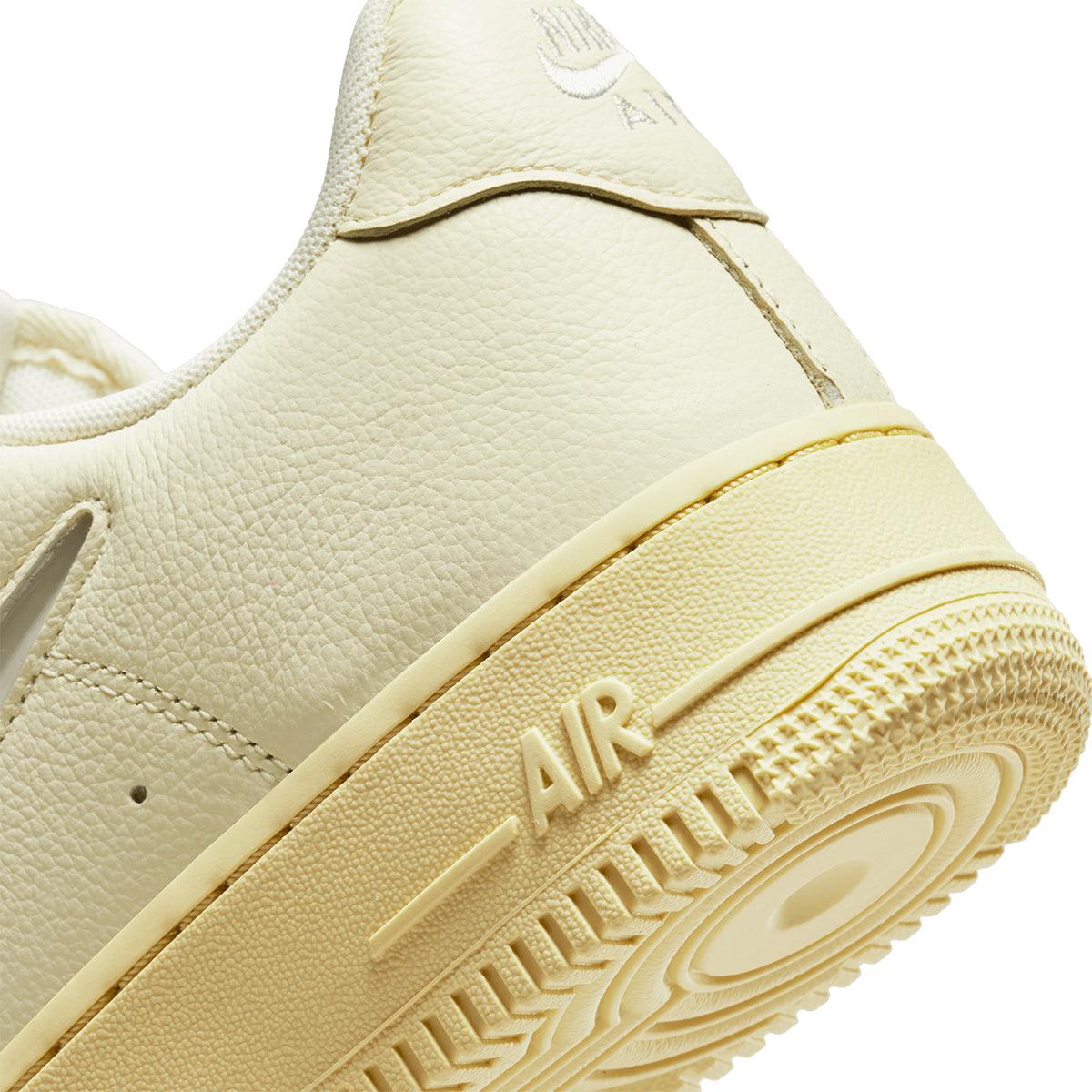Wmns Air Force 1 '07 LX 'Coconut Milk'