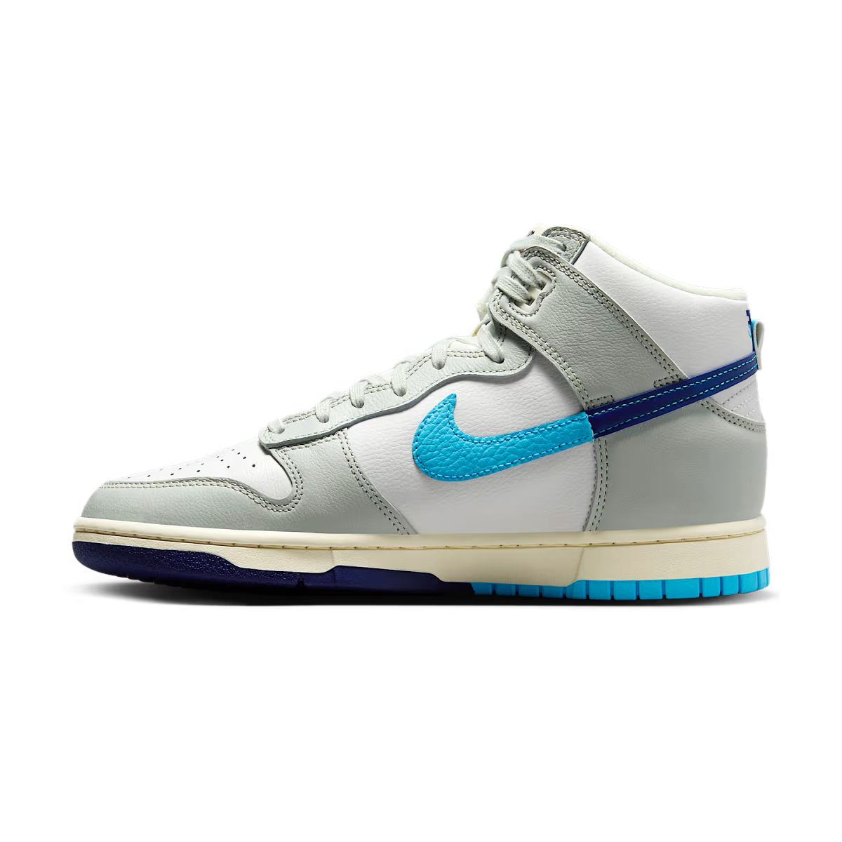 From backboards to skateboards, the influence of the Nike Dunk is undeniable. Although introduced as a basketball shoe in 1985, its flat and grippy soles were perfect for a neglected sport community—skaters. Uncovering a subculture craving creativity as much as function, the Dunk released decades of countless colourways that continue to capture the soul of skaters from coast to coast. Created for the hardwood but taken to the streets, the '80s b-ball icon returns with crisp leather and retro colours. Plus,