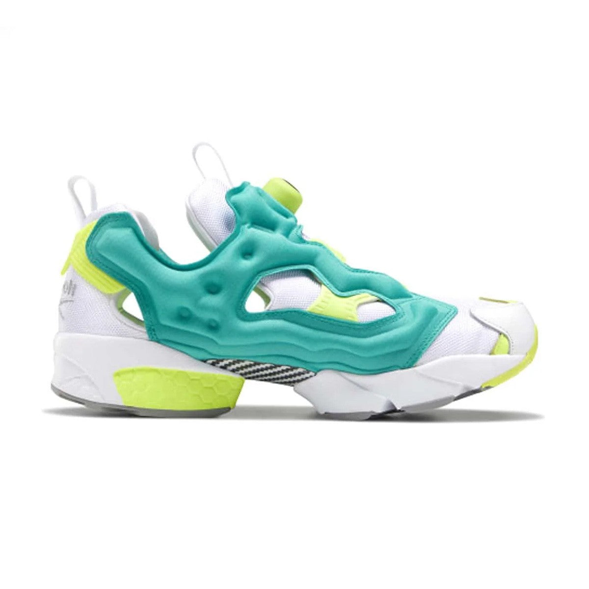 How do you pump? Athlete-inspired style from the '90s and '00s defines these men's InstaPump Fury Original shoes. An iconic pump and slip-on style give them a retro vibe. The upper is made of ultra-durable ballistic nylon for a fierce look.