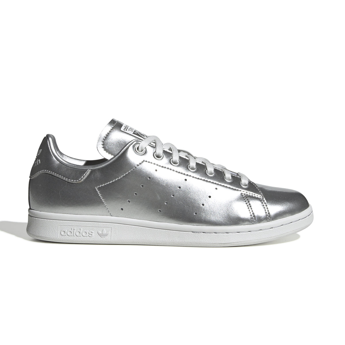 The instantly recognisable classic gets a gleaming makeover. These Stan Smith shoes update the iconic look with an eye-catching metallic upper. Perforated 3-Stripes stay true to the heritage design.