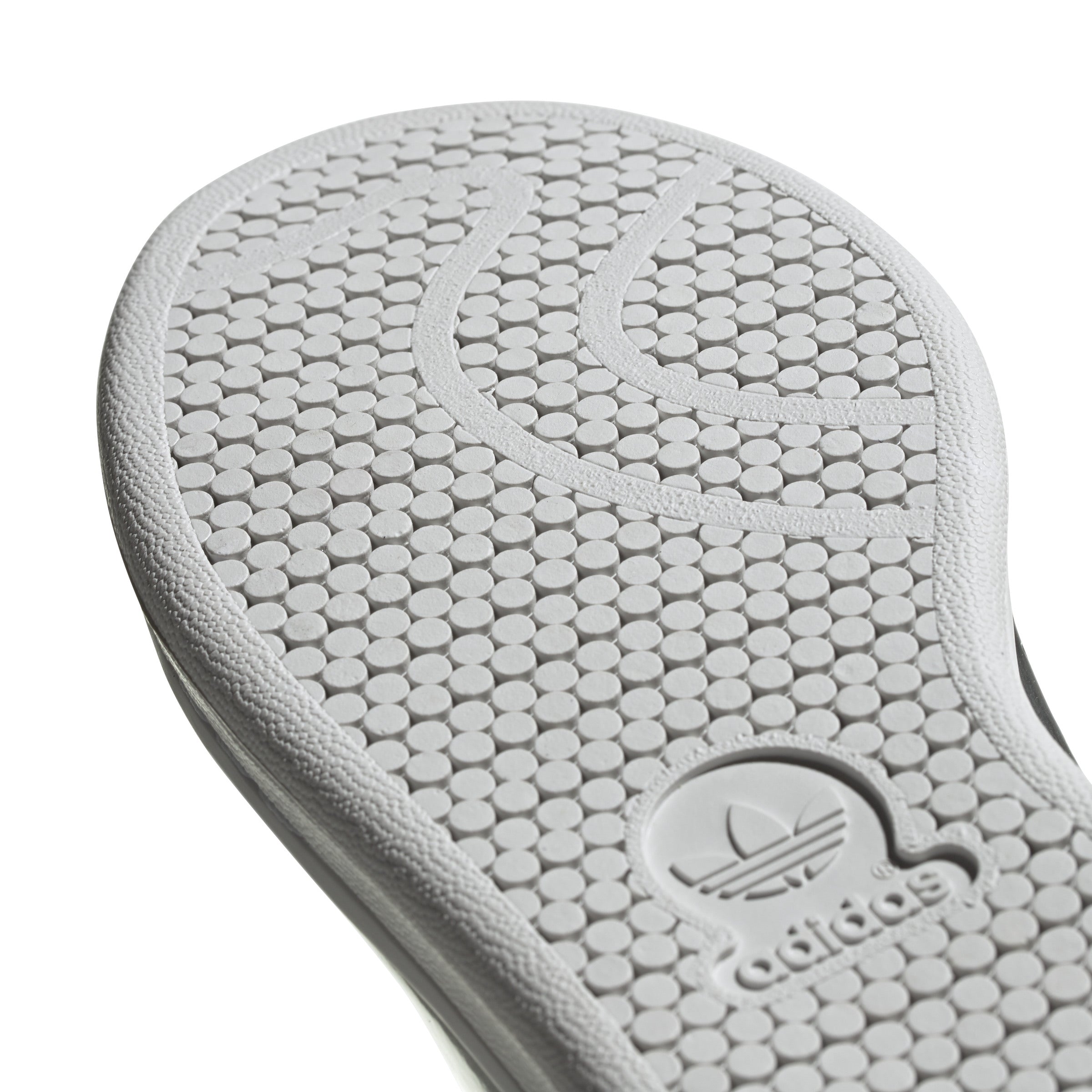 The instantly recognisable classic gets a gleaming makeover. These Stan Smith shoes update the iconic look with an eye-catching metallic upper. Perforated 3-Stripes stay true to the heritage design.