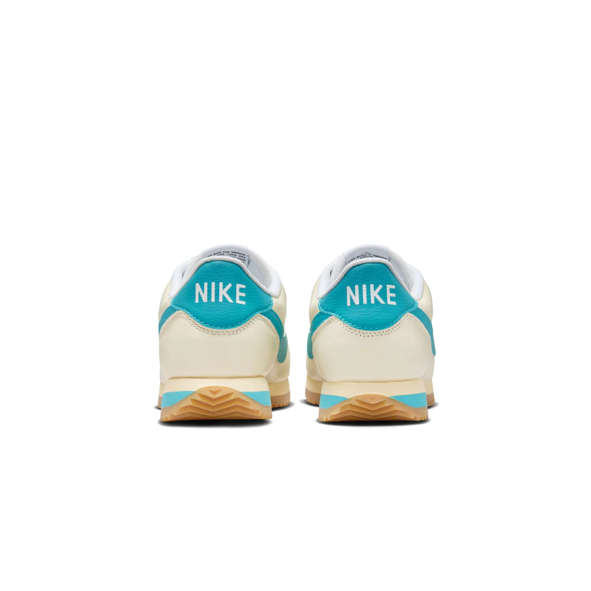 One word: tradition. From heritage running to fashion phenom, the retro appeal, sponge-soft midsole and seesaw detailing of this classic sneaker delivers, decade after decade. This iteration pairs that vintage vibe with easy-to-style colors for a look that's as versatile as it is timeless.