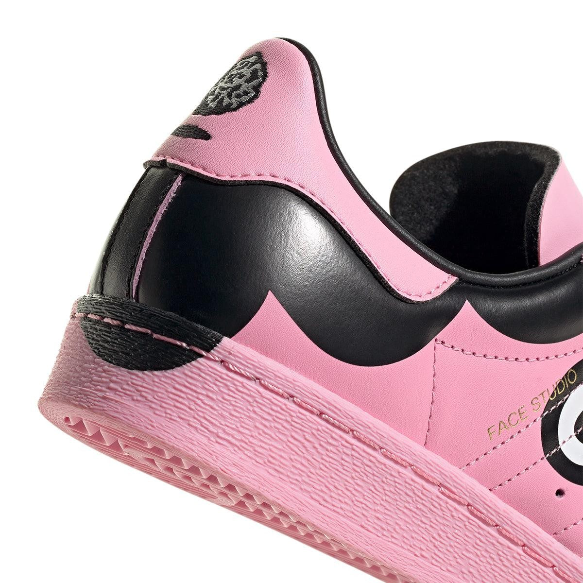 You can't beat the iconic silhouette of the adidas Superstar 82 shoes. The popular look from decades ago is back, staying true to the original with a signature shell toe, serrated 3-Stripes and a simple look that can easily flex from casual to more dressed up. This edition echoes the materials and colour palette from the debut era, and while the trainers might hint at attitude, they're as comfortable as ever. A leather upper and rubber outsole deliver a comfortable, stable ride. Looks like you're ready to r