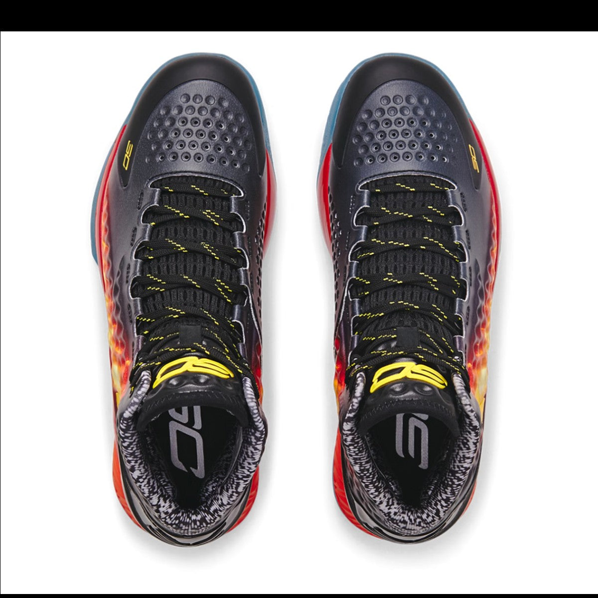 The one, the only, the original Curry 1s are back for a special, limited re-release. Bring it back with shock-absorbing cushioning, lightweight structure, and a supportive feel.