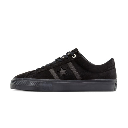 + UNDEFEATED One Star Academy Pro Low Top