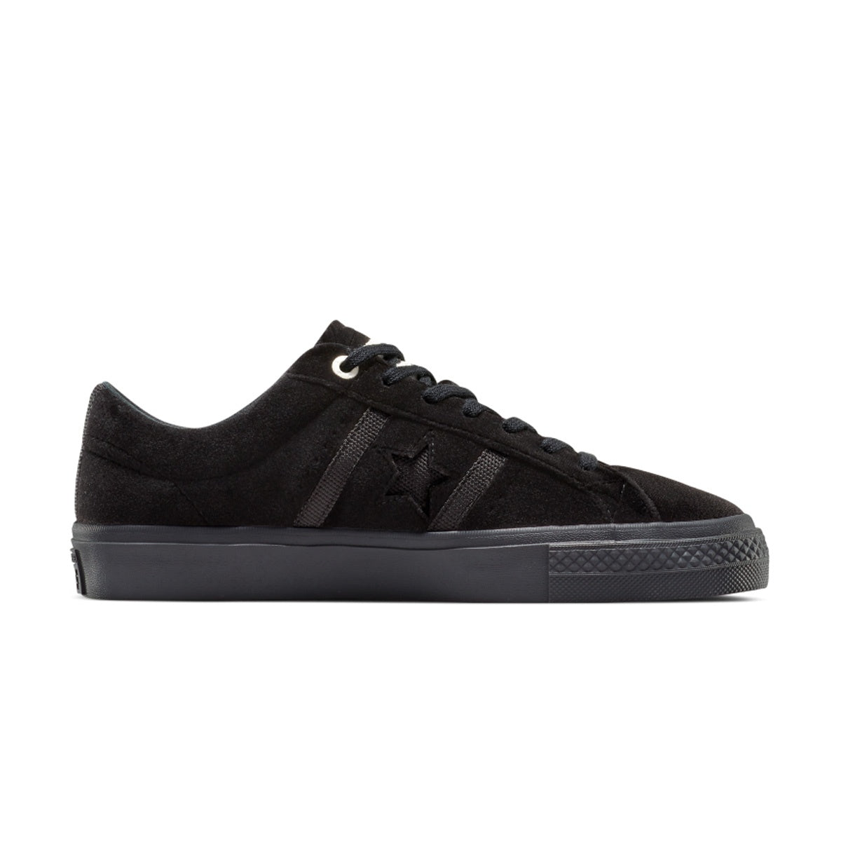 + UNDEFEATED One Star Academy Pro Low Top 'Black'