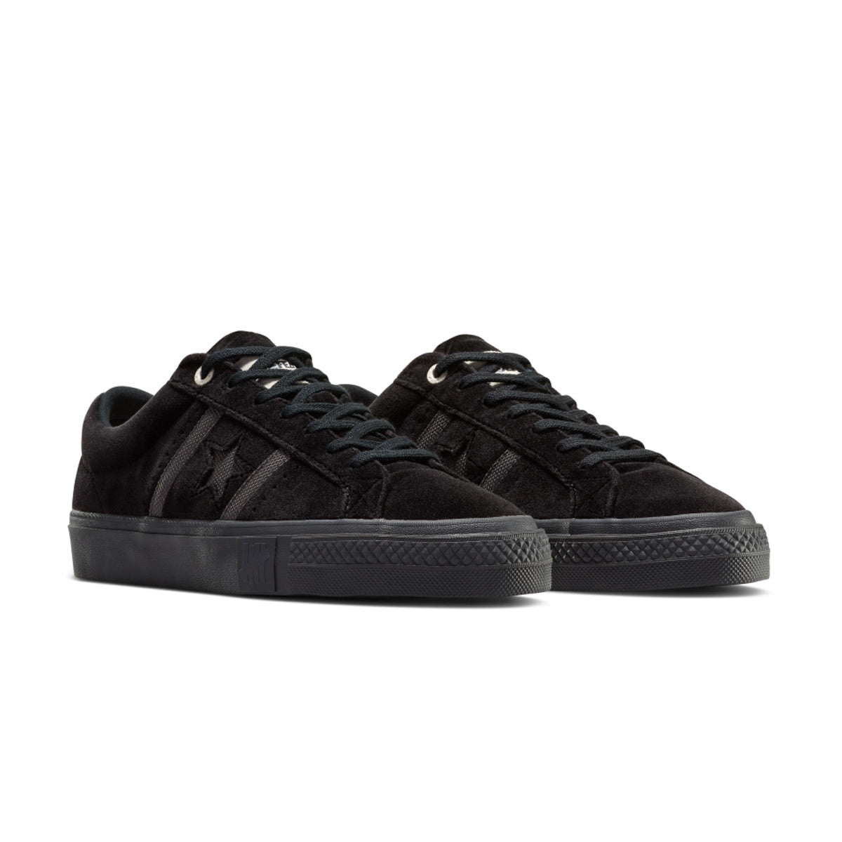 + UNDEFEATED One Star Academy Pro Low Top 'Black'