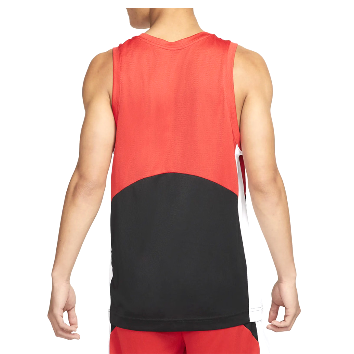 Celebrate 40 years of Nike Force bringing energy to the court in Nike's Starting 5 Jersey. Smooth, breathable fabric gives you a lightweight feel as you go coast-to-coast on the hardwood. It's an ode to an icon, with a relaxed fit that feels at home on the court and beyond.