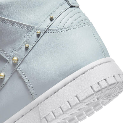 Wmns Dunk High SE 'Pearl'