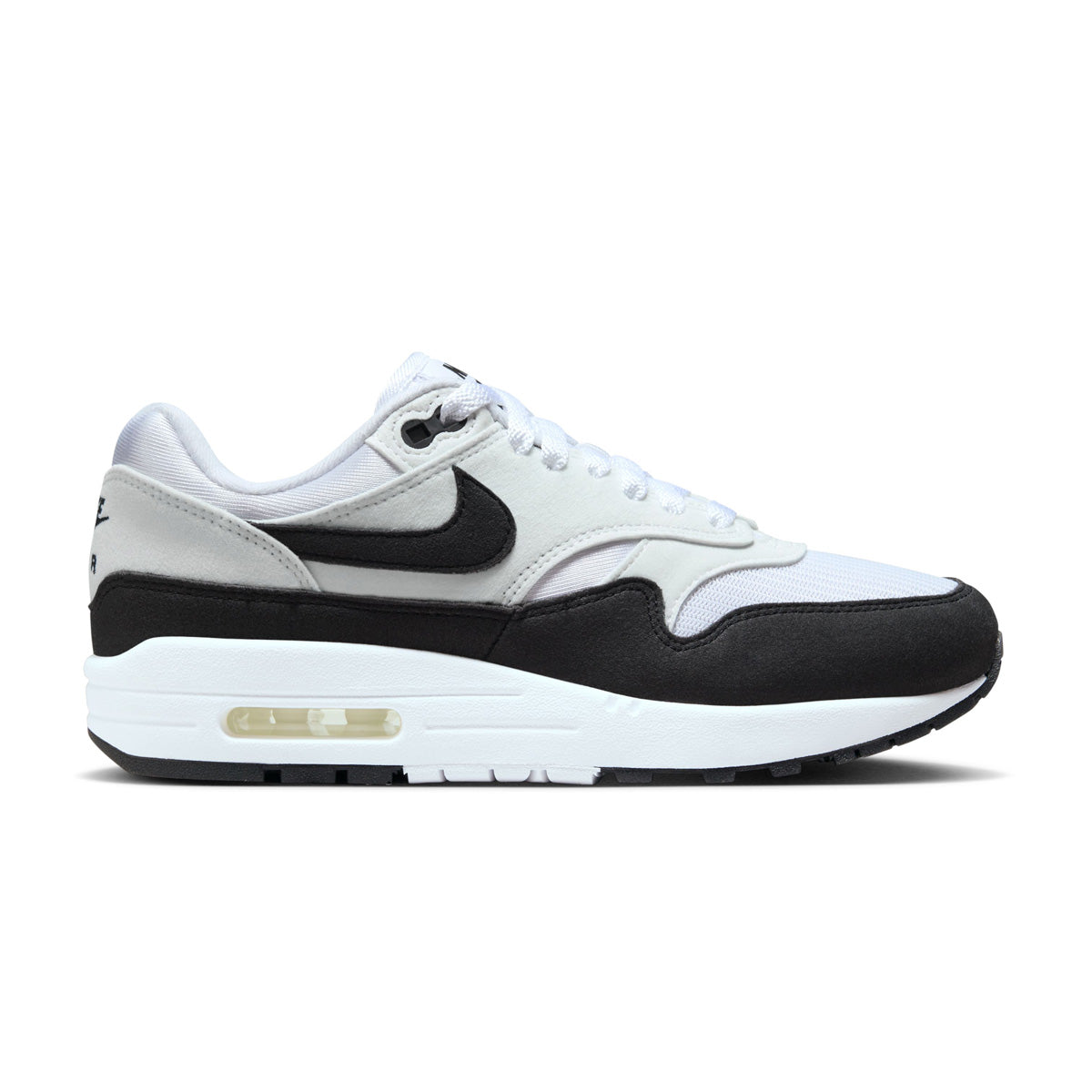 Meet the leader of the pack. Walking on clouds above the noise, the Air Max 1 blends timeless design with cushioned comfort. Sporting a fast-paced look, wavy mudguard and Nike Air, this classic icon hit the scene in ‘87 and continues to be the soul of the franchise today.