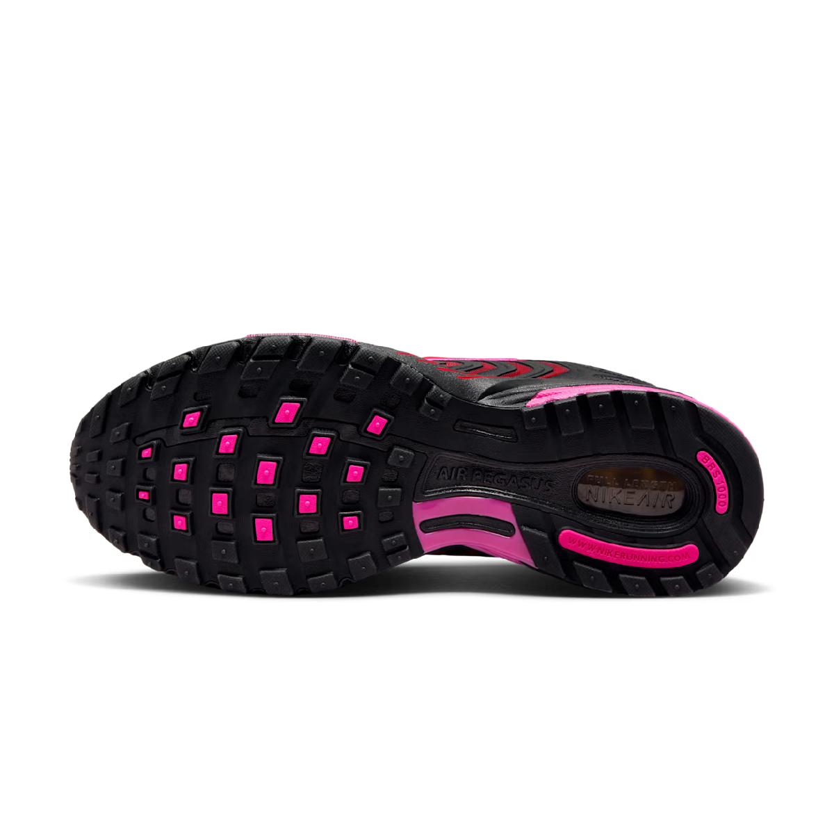 A springy ride for every run. The Peg's familiar, just-for-you feel returns to help you accomplish your goals (even if that's just looking great while you kick it). The 2K5 edition has the same responsiveness and neutral support you love, with a breezy look inspired by early noughties runners. And that sweltering colourway with hits of Fierce Pink? It's enough to get your heart rate up.