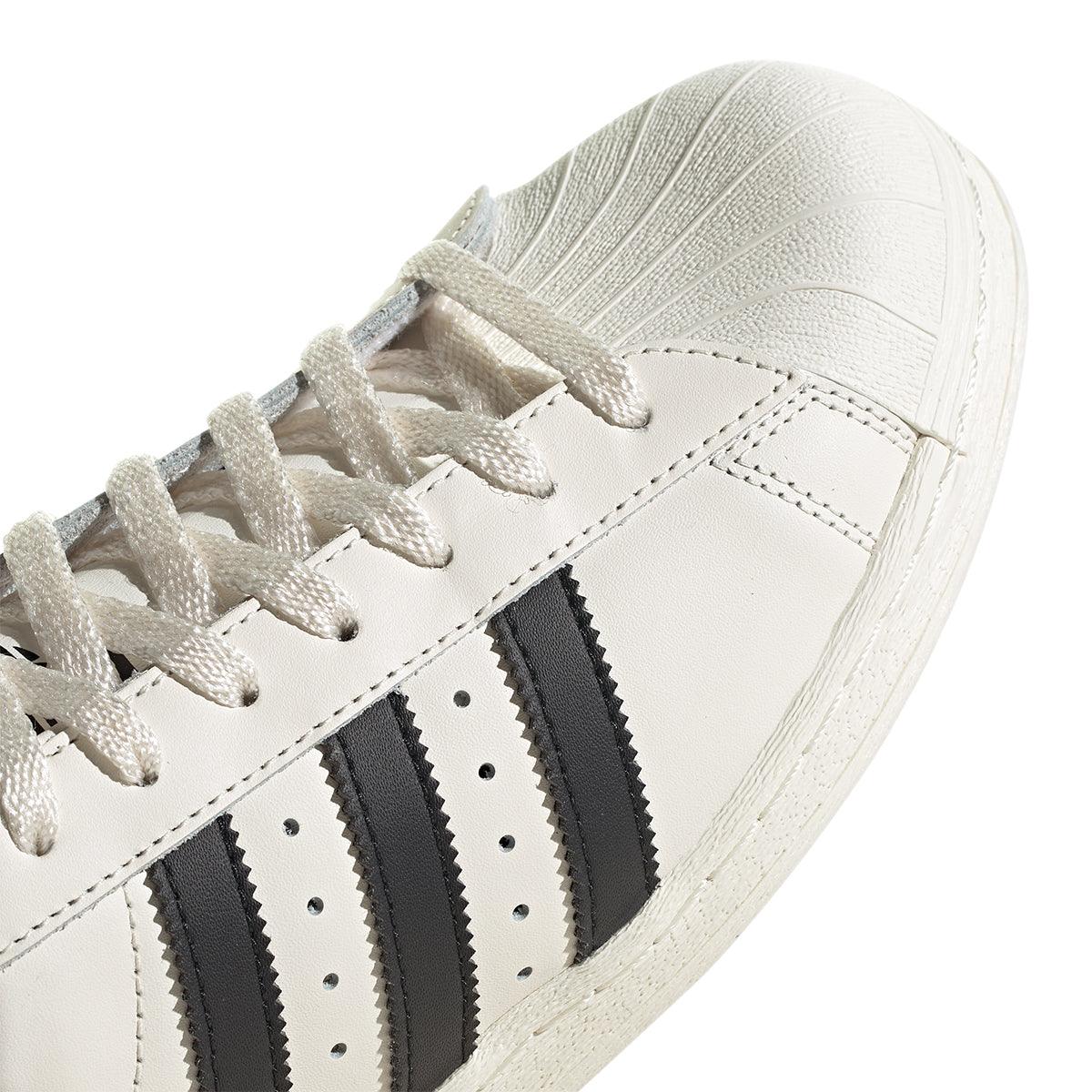 Superstar 82 'Sail'