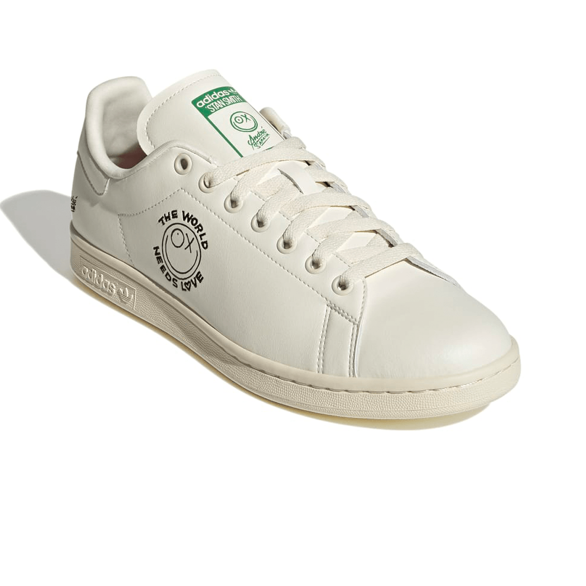 + André Saraiva Stan Smith 'The World Needs Love'