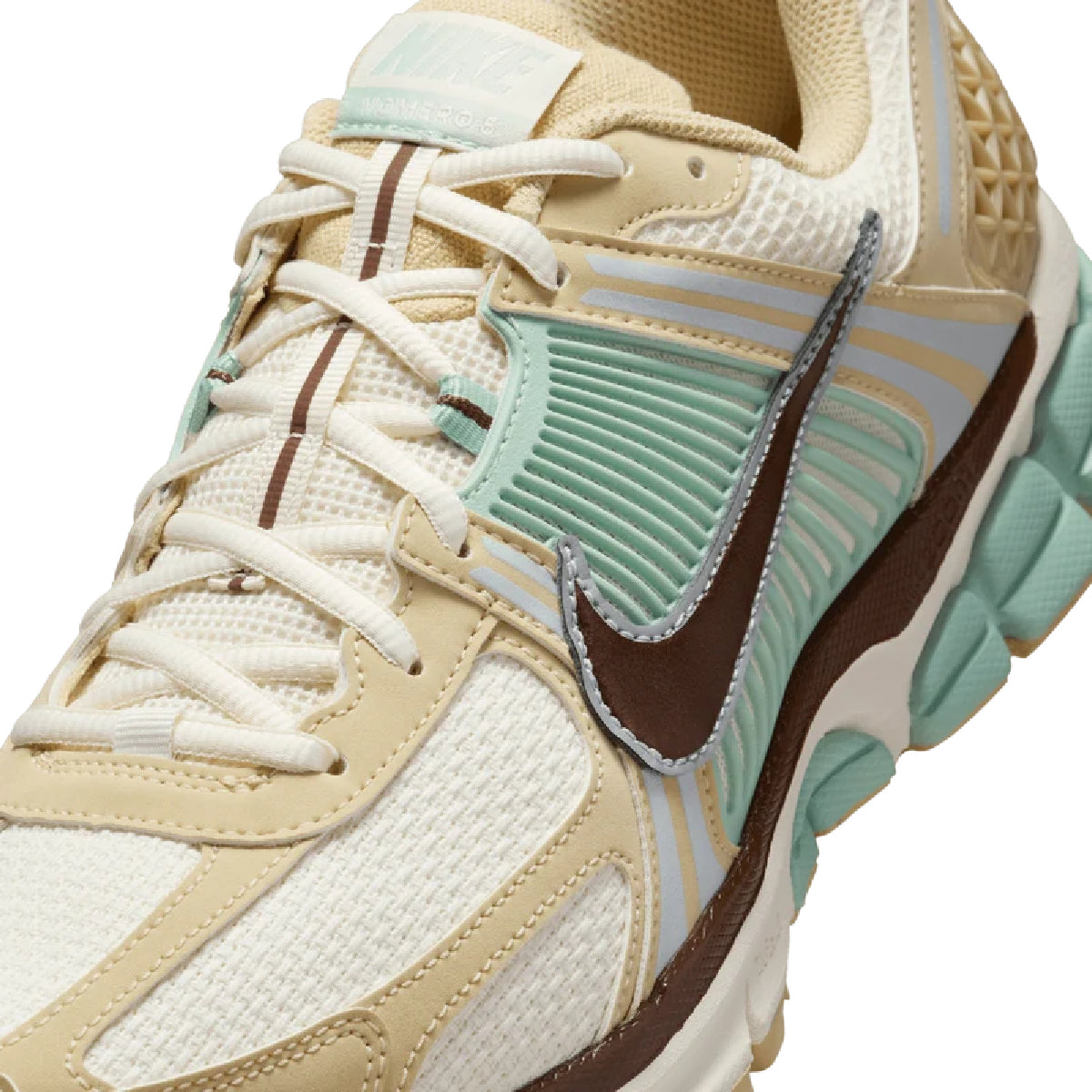 Zoom Vomero 5 SE 'Team Gold Seafoam'