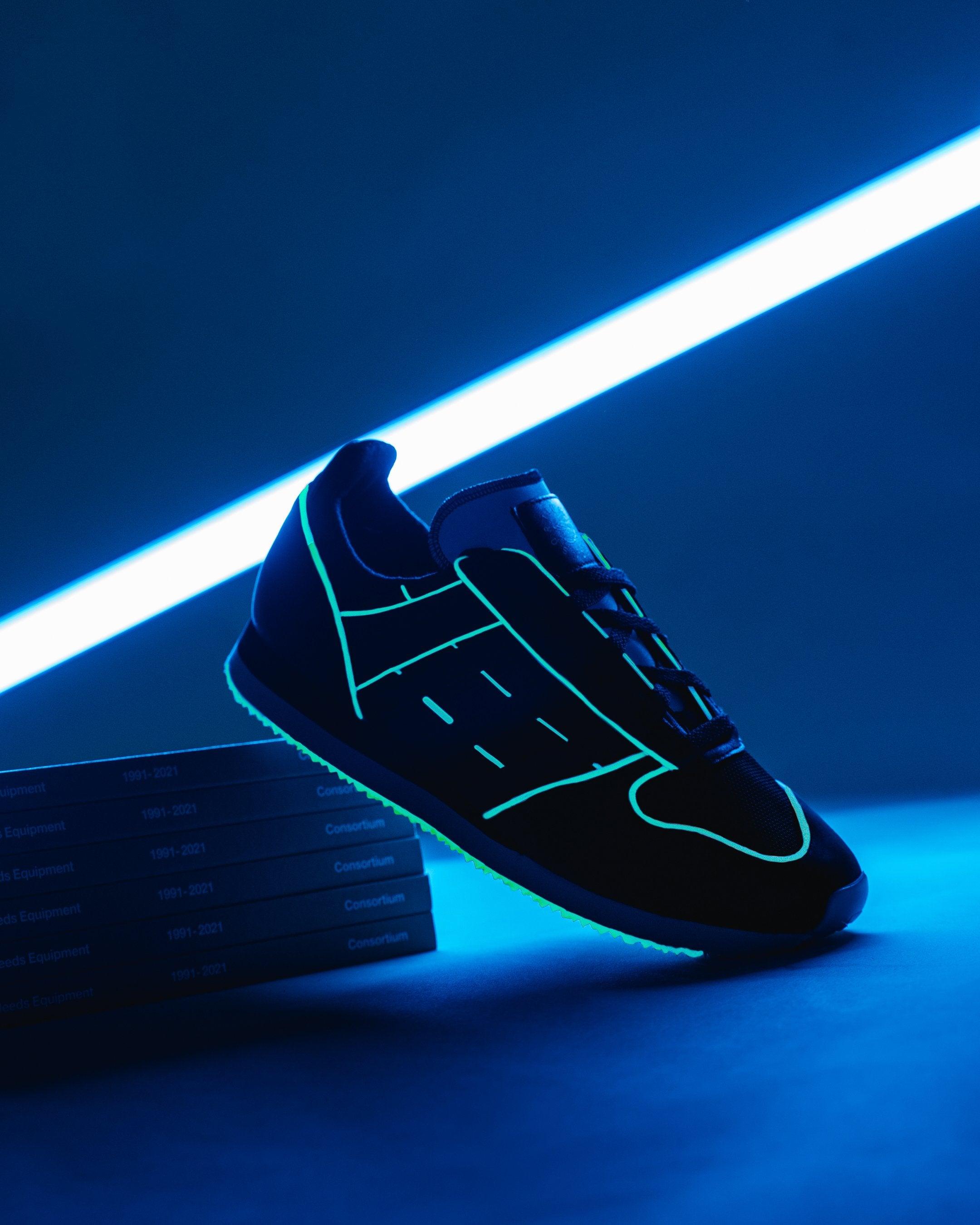+ Limited Edt EQT Race Walk 'Black Blue'